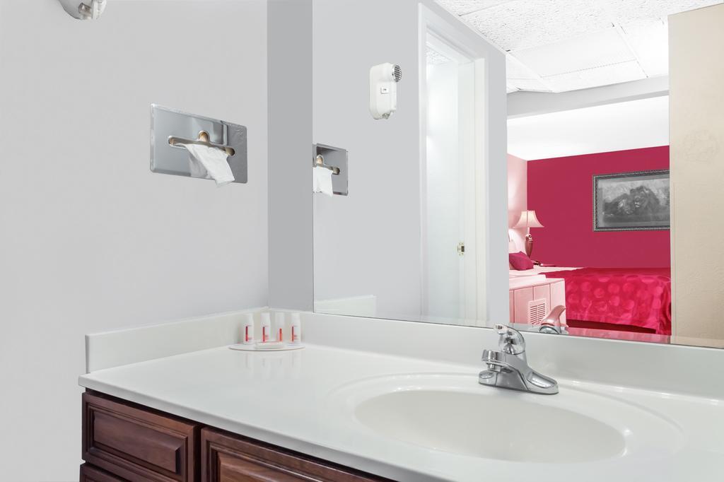 Ramada By Wyndham Henderson/Evansville Esterno foto