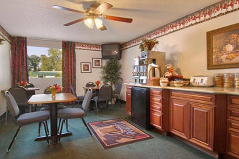 Ramada By Wyndham Henderson/Evansville Esterno foto